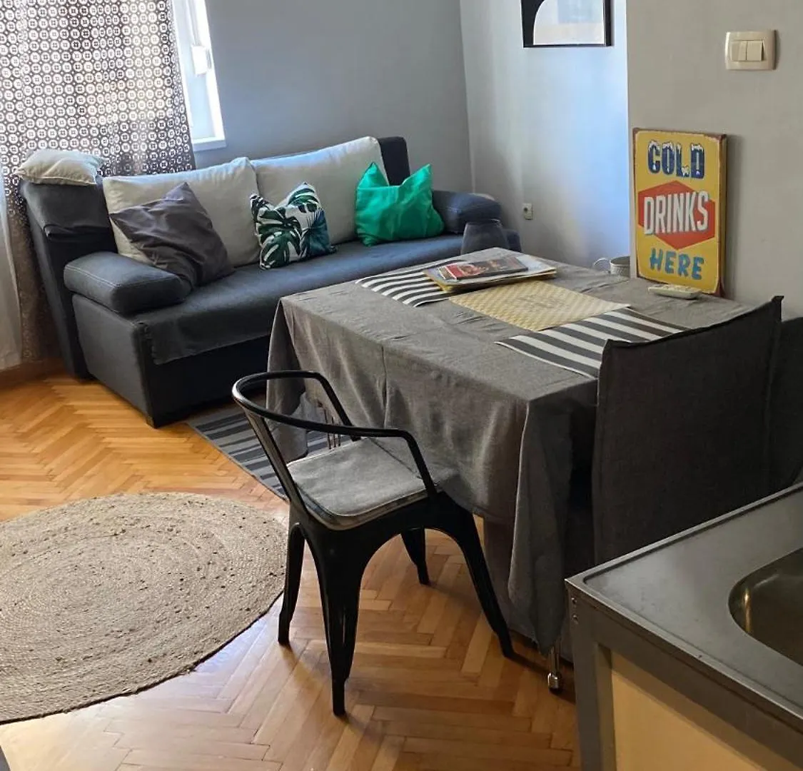 Shades Of Grey Apartments Split