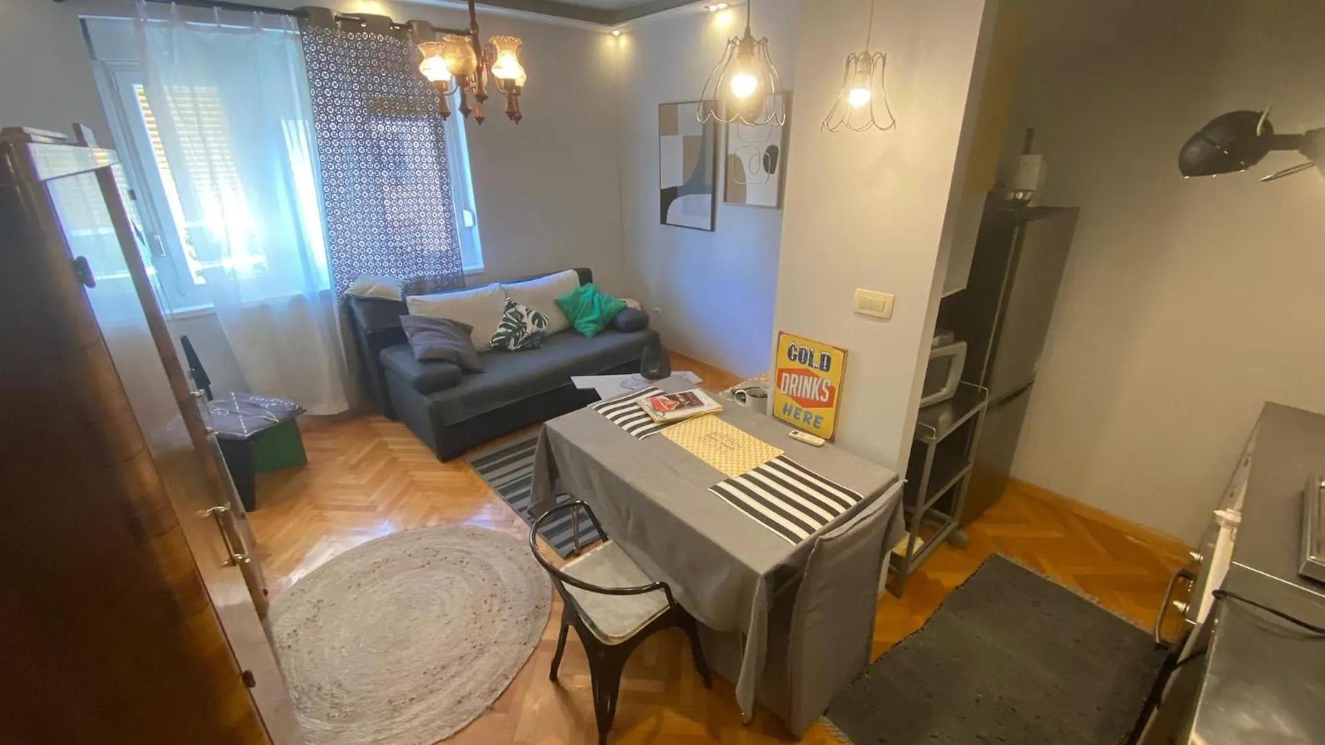 Shades Of Grey Apartments Split